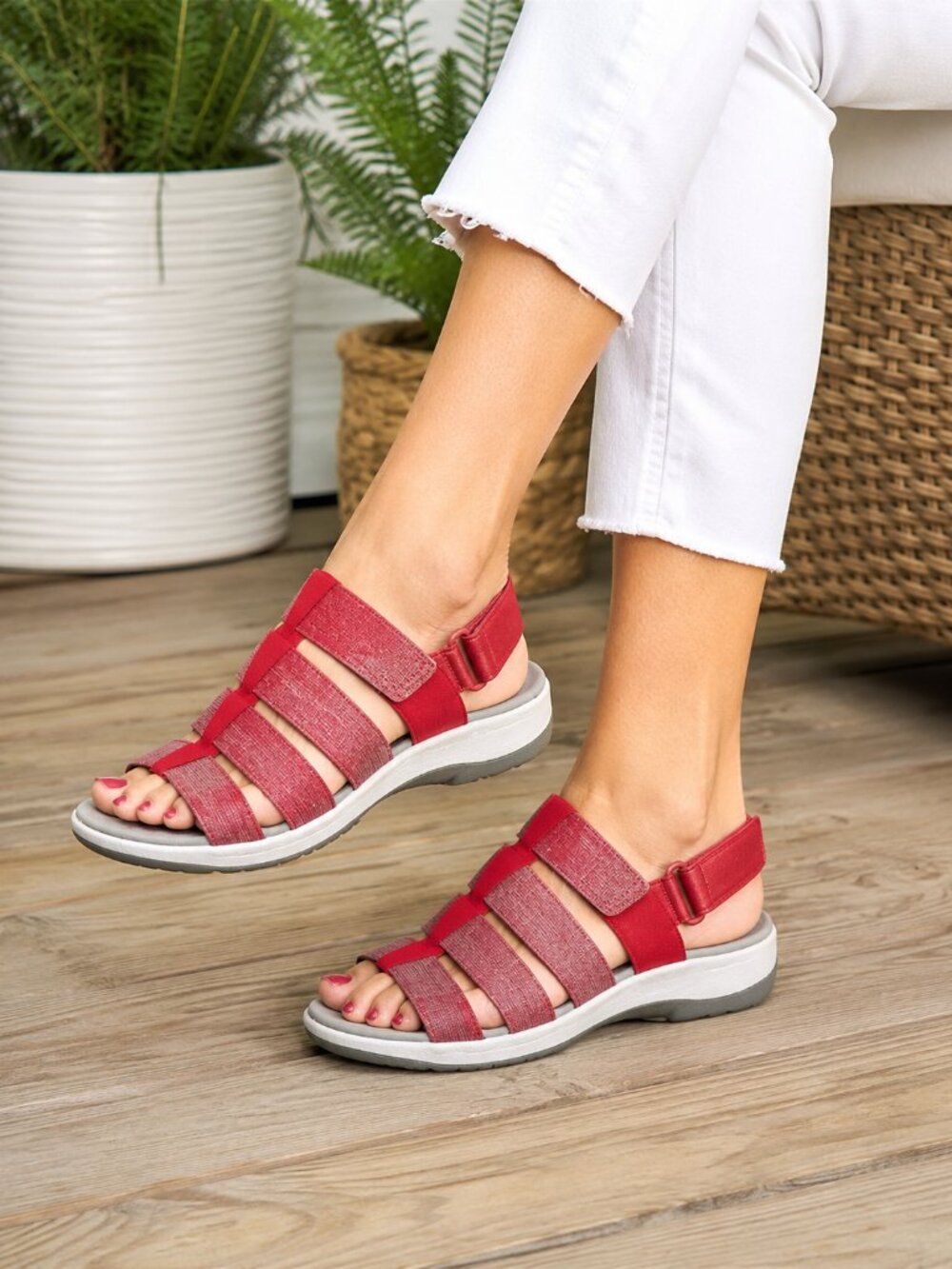 Clarks Cloudsteppers Cushion Soft Red Elastic Comfort Sandals Women's Size 8